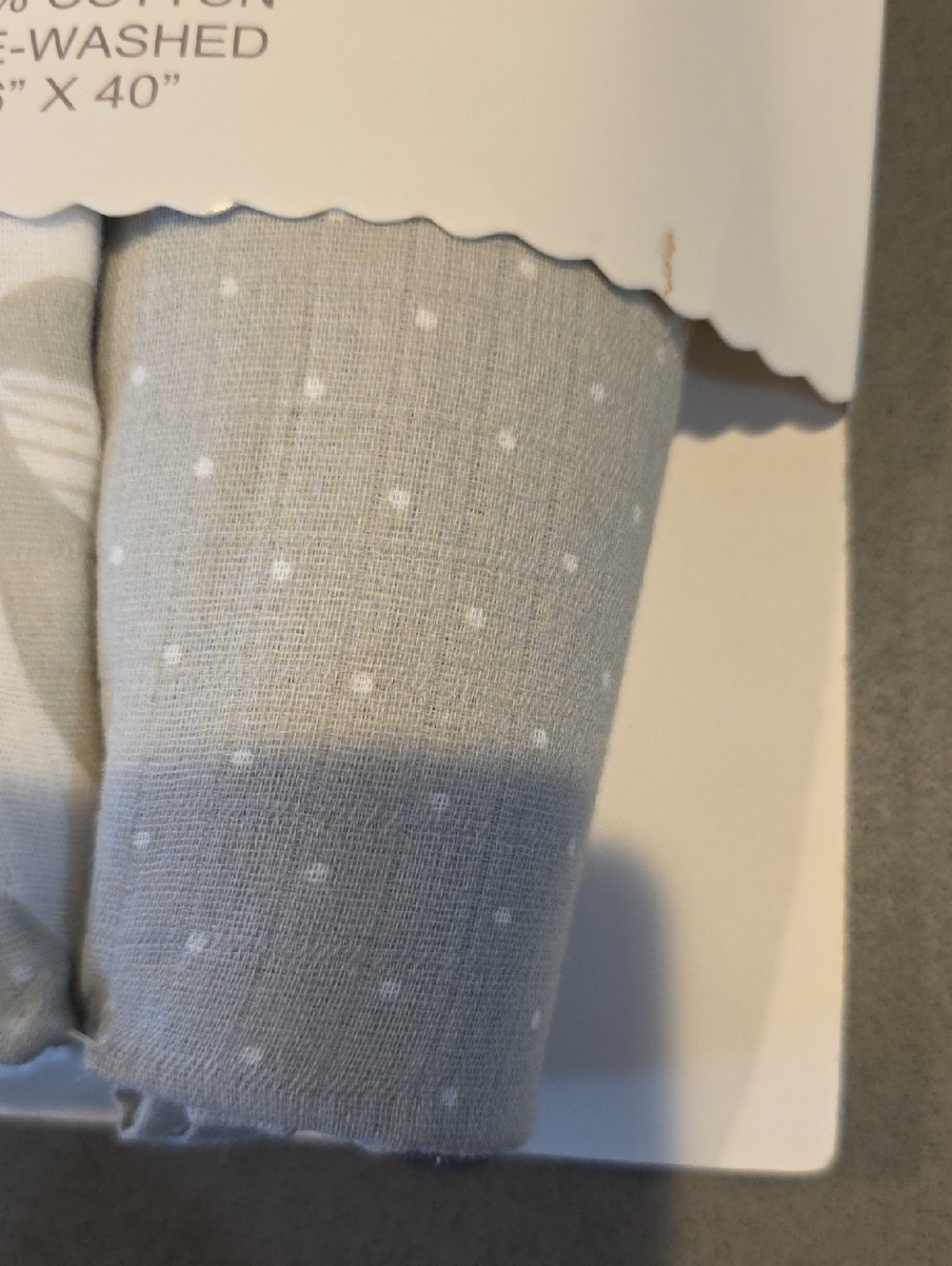 le petit 2-Pack Gray Muslin Baby Blankets - Picture 4 of 6